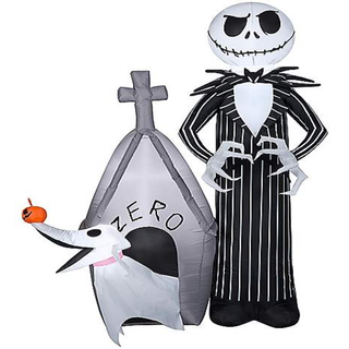 تضيء جاك Skellington و Zero 