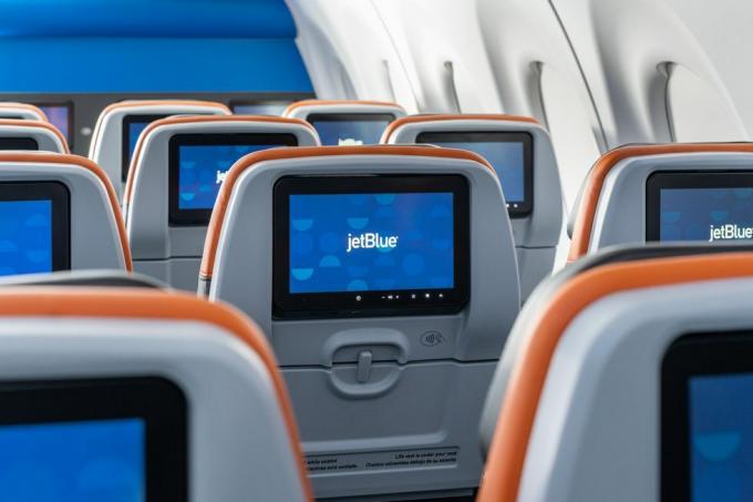 Jetblue شاشة مساحة أكبر