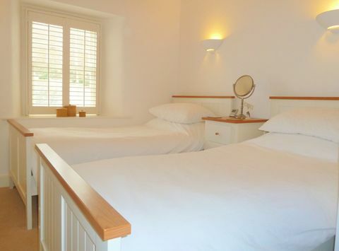 Doc Martin property - Homelands - Port Isaac - bedroom