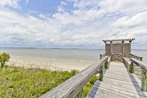 منزل على الشاطئ Sandra Bullock للبيع في جورجيا - sandra-bullock-georgia-beach-house - Tybee Vacation Rentals