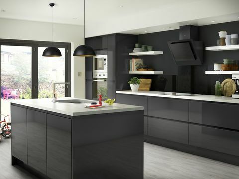 B&Q IT Marletti Anthracite Gloss Kitchen ، من 1072 جنيه إسترليني