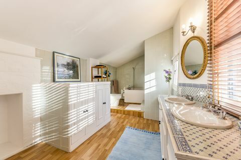 The Old Burlington - Chiswick - bathroom - London - Savills