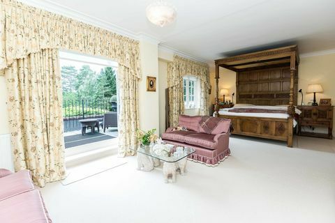 Bannits 'House - bedroom - Chorleywood - Find Your Your - Savills