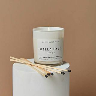 شمعة صويا من Sweet Water Decor 'Hello Fall' 11oz