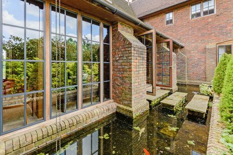 Wickenden Court - Taplow Cricket Club - pond - Savills