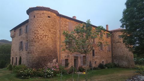 Château de Rosières الخارجي