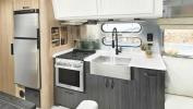 Airstream هو بيع إصدار خاص ومفروش بالكامل من Pottery Barn Trailer