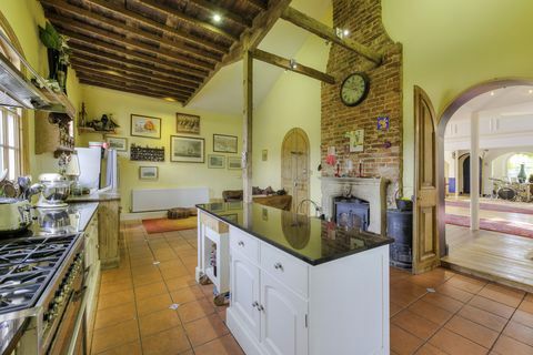 The Old Chapel - Spaldwick - Cambridgeshire - kitchen - Fine and Country