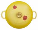 النسخة الثانية من Disney Beauty و Beast Soup Pot من Le Creuset Comes in Yellow