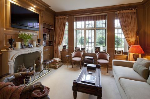 Bracken Knoll - Courtenay Avenue - living room - Arlington Residential